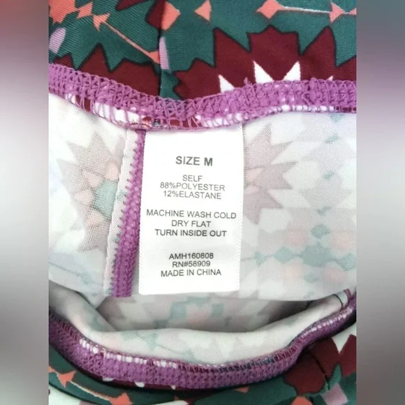 Gianni Bini Capri Legging Capri Medium M-S Pink Geofloral Ella NWT active NEW - Picture 7 of 7